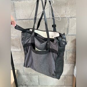 Lululemon tote bag